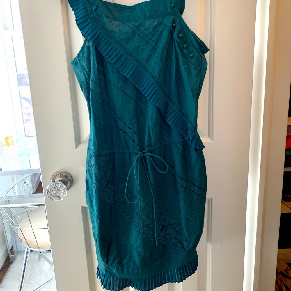 BCBG maxazria blue/green dress. Beautiful detail, great worn condition.